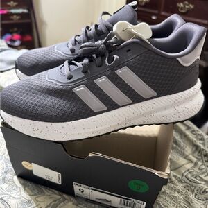 adidas Men's Grey and White Jogging Sneakers